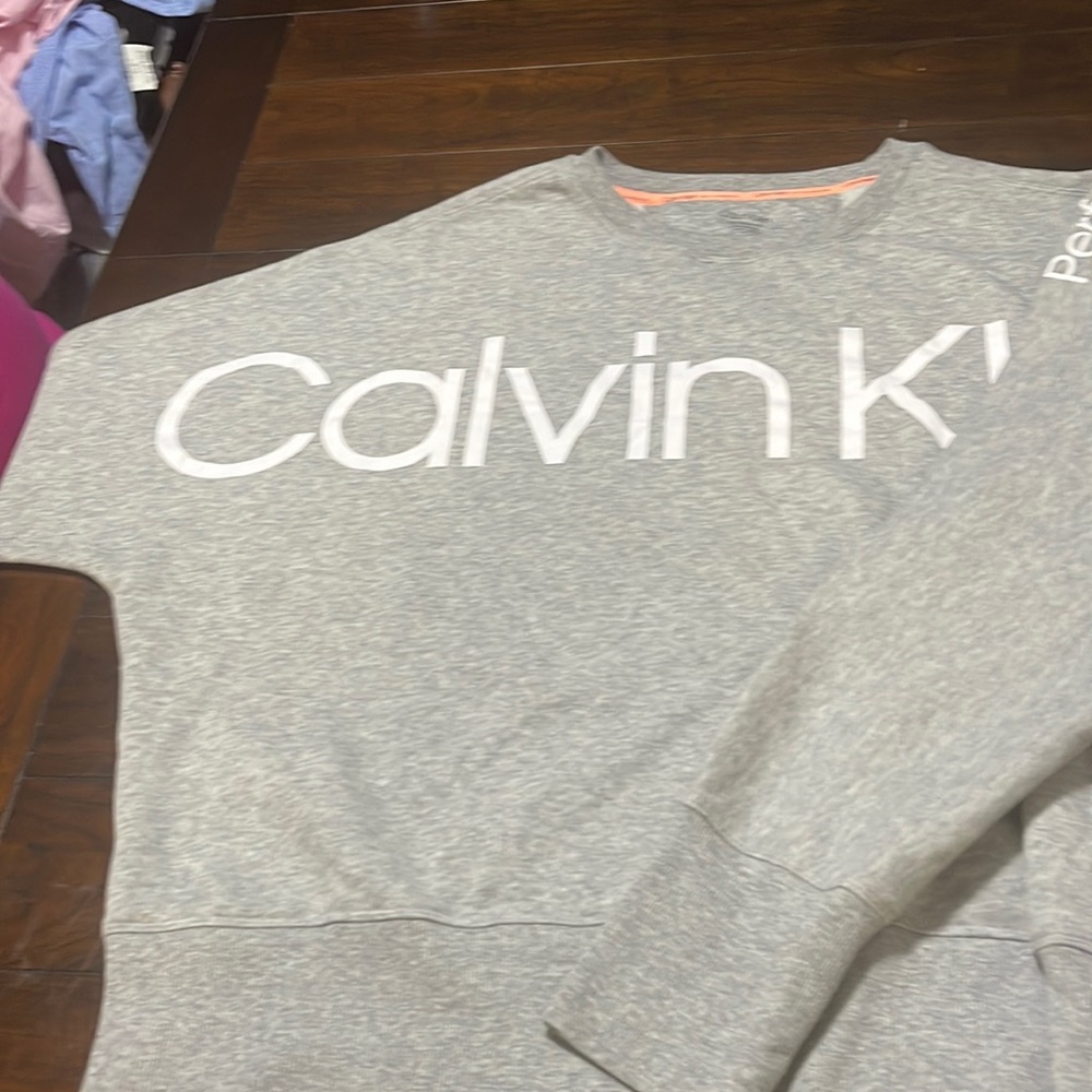 Women’s sweatshirt